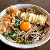 月見🌙天ぷらそば桜海老天かす入り|ガク魁‼︎男飯さん