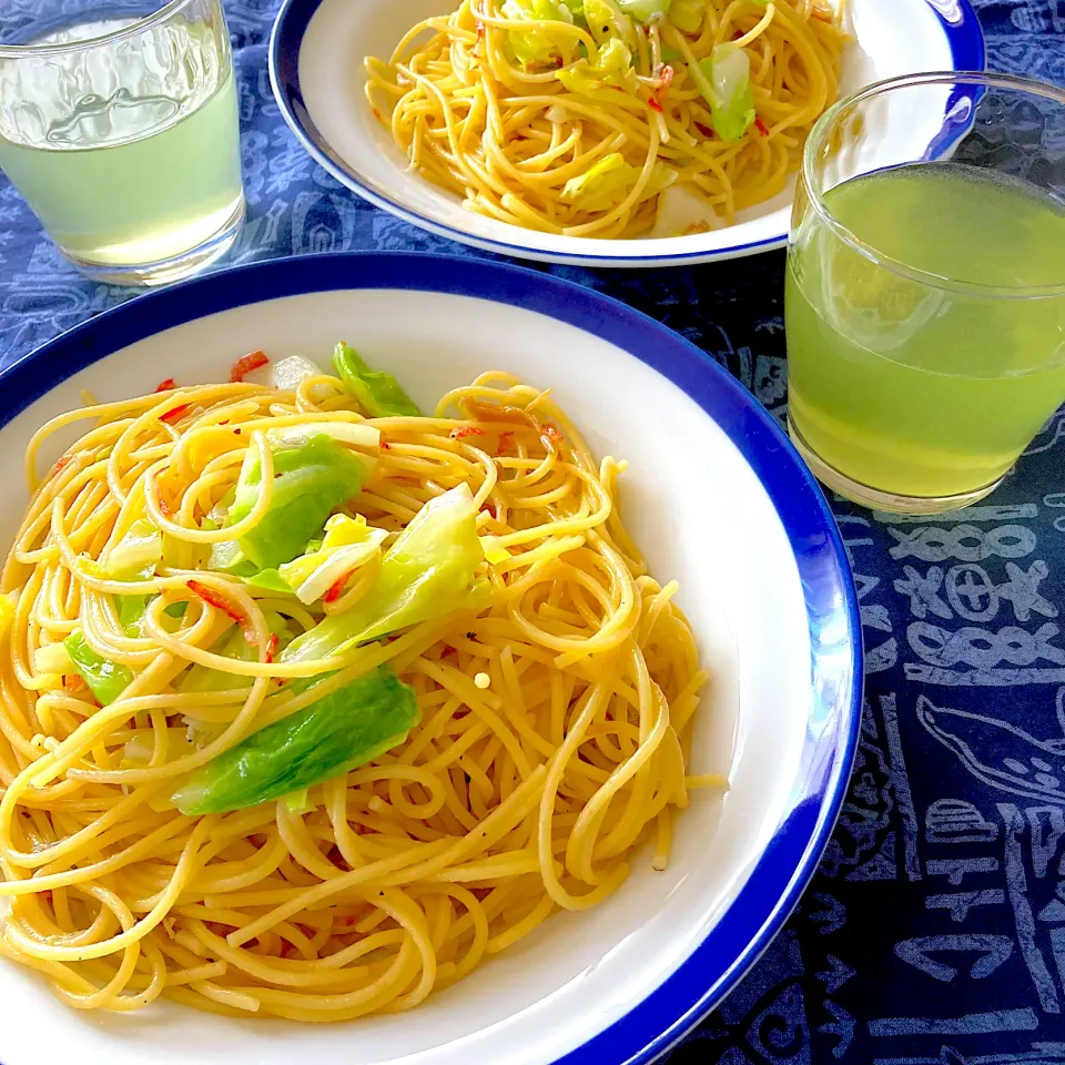 お昼は春キャベツと桜エビのパスタ|Emiさん