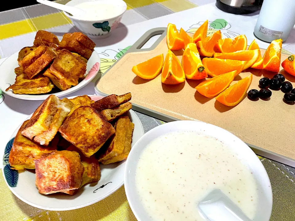 egg toast，oats with milk|michelleさん