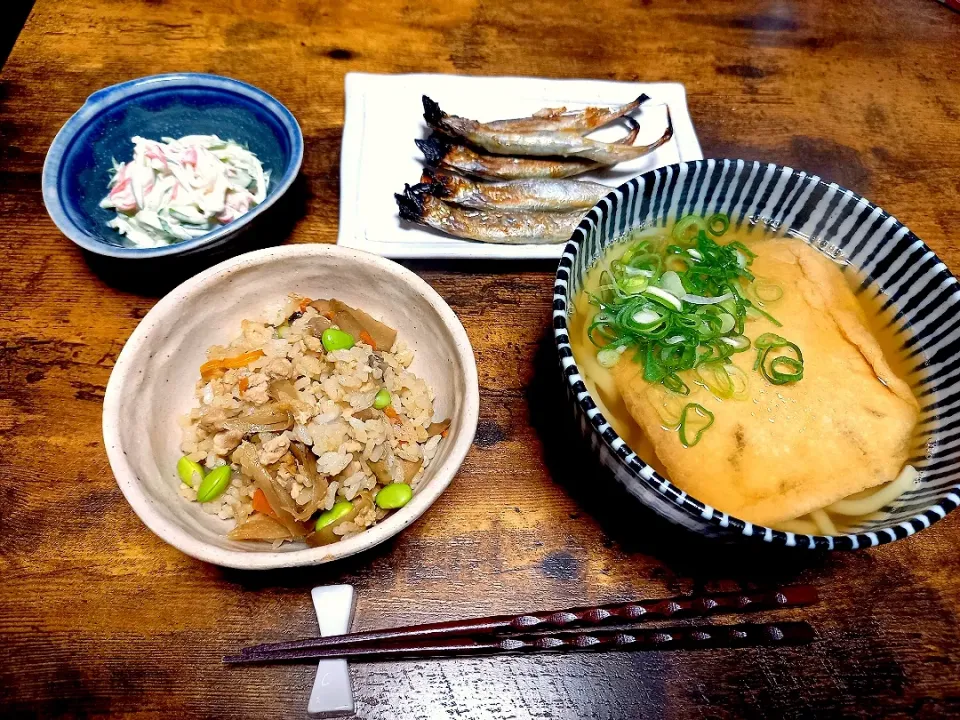 ・きつねうどん
・ししゃも
・混ぜご飯
・カニカマサラダ|ちりさん