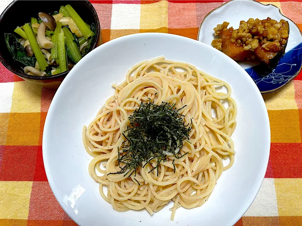 たらこスパゲティ、小松菜きのこ薄揚げの煮浸し、カボチャの鶏そぼろ煮|jackybeanさん