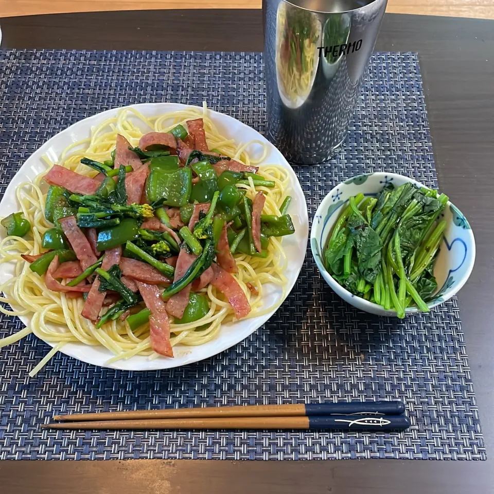 Snapdishの料理写真:のらぼう菜のパスタ・ほうれん草のおひたし|a-parkさん