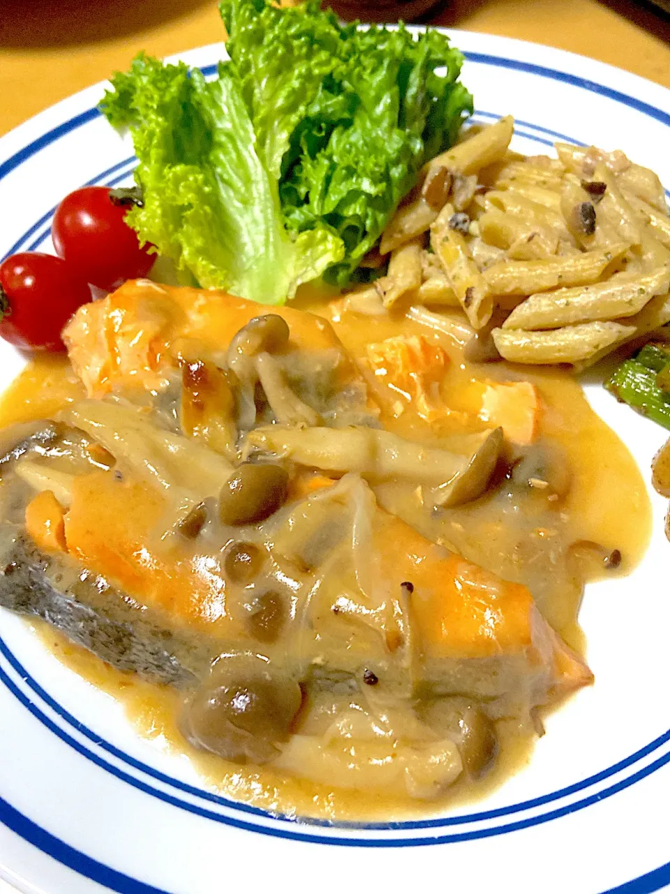 今夜の晩ご飯‼️サーモンのクリーム煮|サチ😊さん