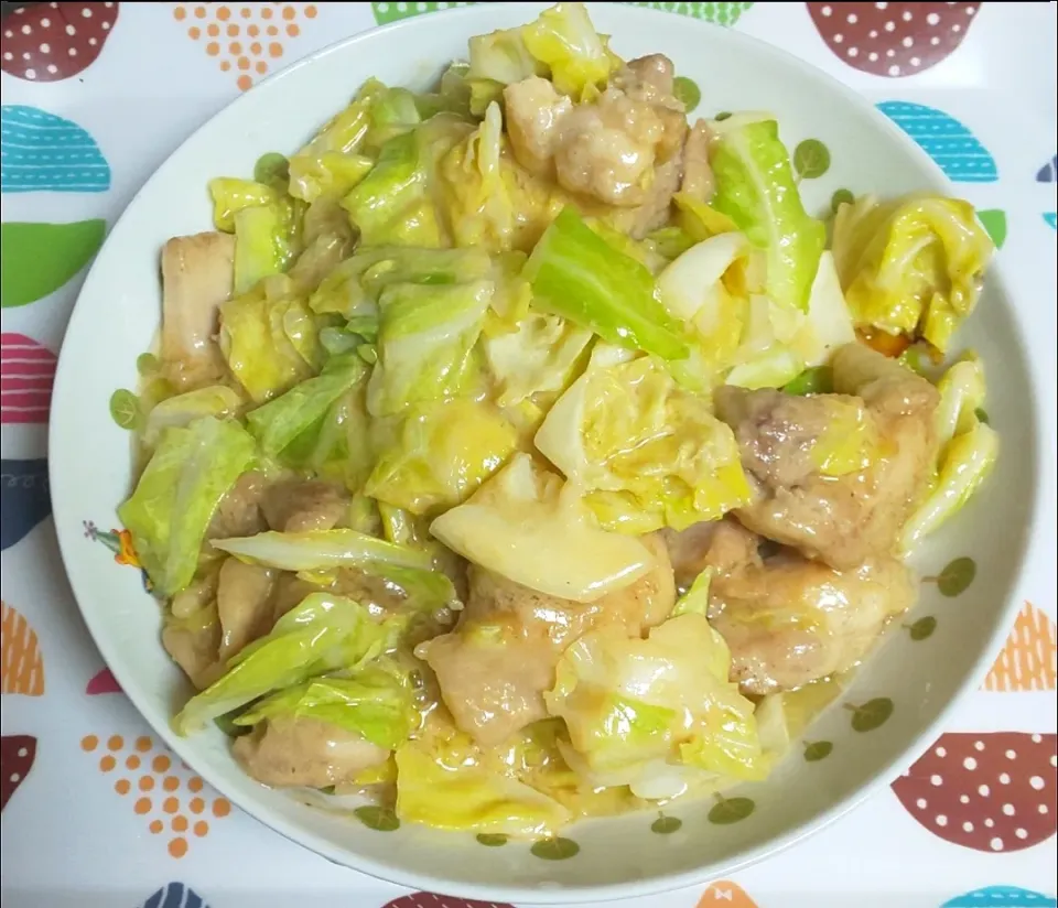 Snapdishの料理写真:☆春キャベツと鶏肉の味噌マヨ炒め☆|☆haru☆さん