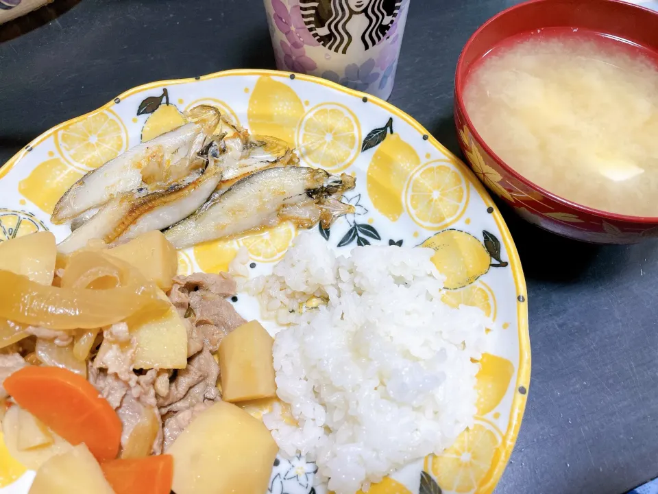 肉じゃが残り　はたはた　お味噌汁|ミホさん