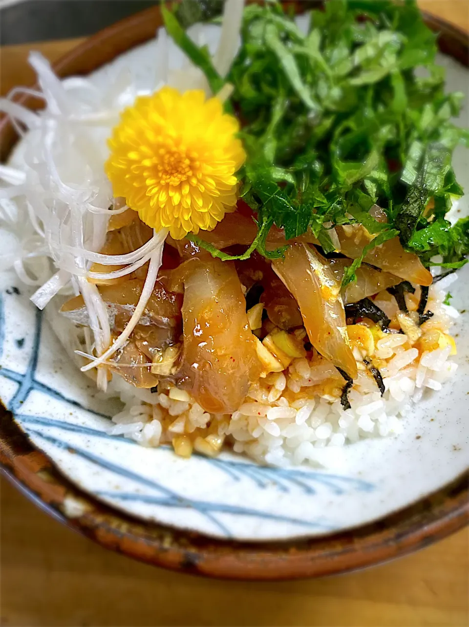 アジ丼|名状しがたいゴミムシのようなものさん