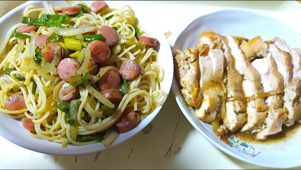 おうちパスタ　バジル

バジルソースパスタ
チキンのバジルソース|ユキヨメ♪さん