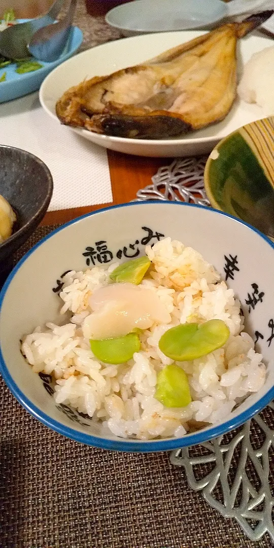 小海老とホタテ、そらまめご飯
時間をかけた出汁のお陰で美味しく出来ました|なおさん