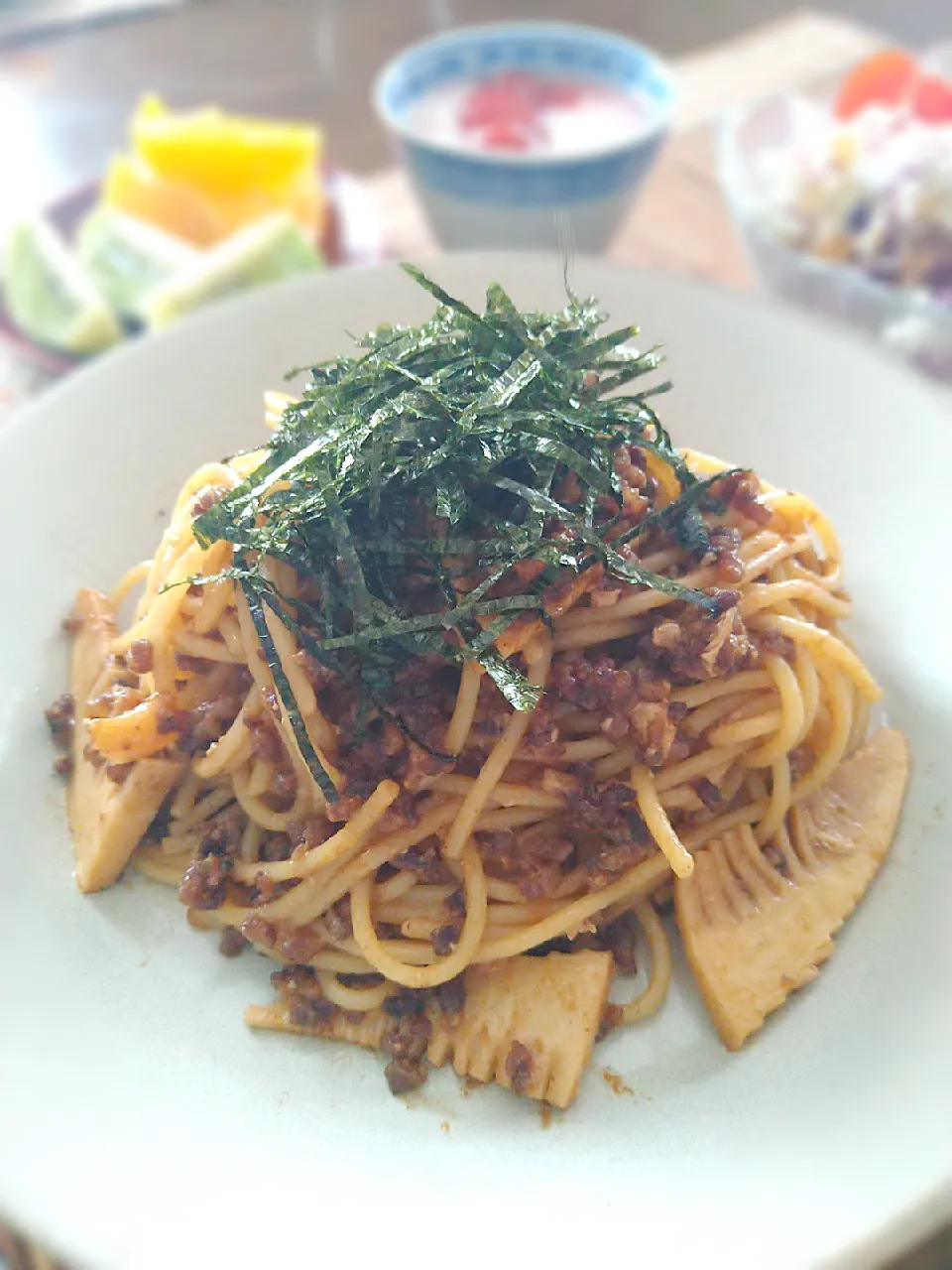 味噌煮込みうどんの残り汁で！筍と豚ひき肉のパスタ|まめころさん