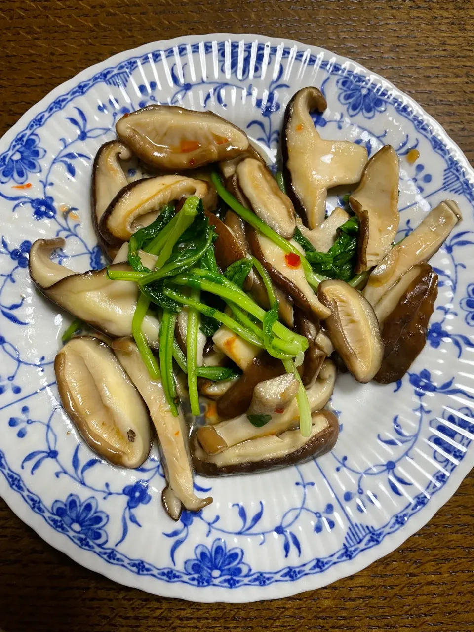 クレソンと椎茸のチリソース炒め🥬|kudoさん