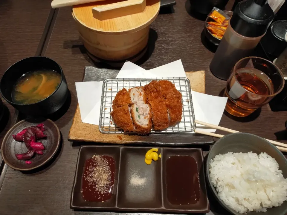 プレナ幕張　キムカツで昼飯　ご飯がめちゃ旨いのでお替りたんまりしちゃいました|フージさん