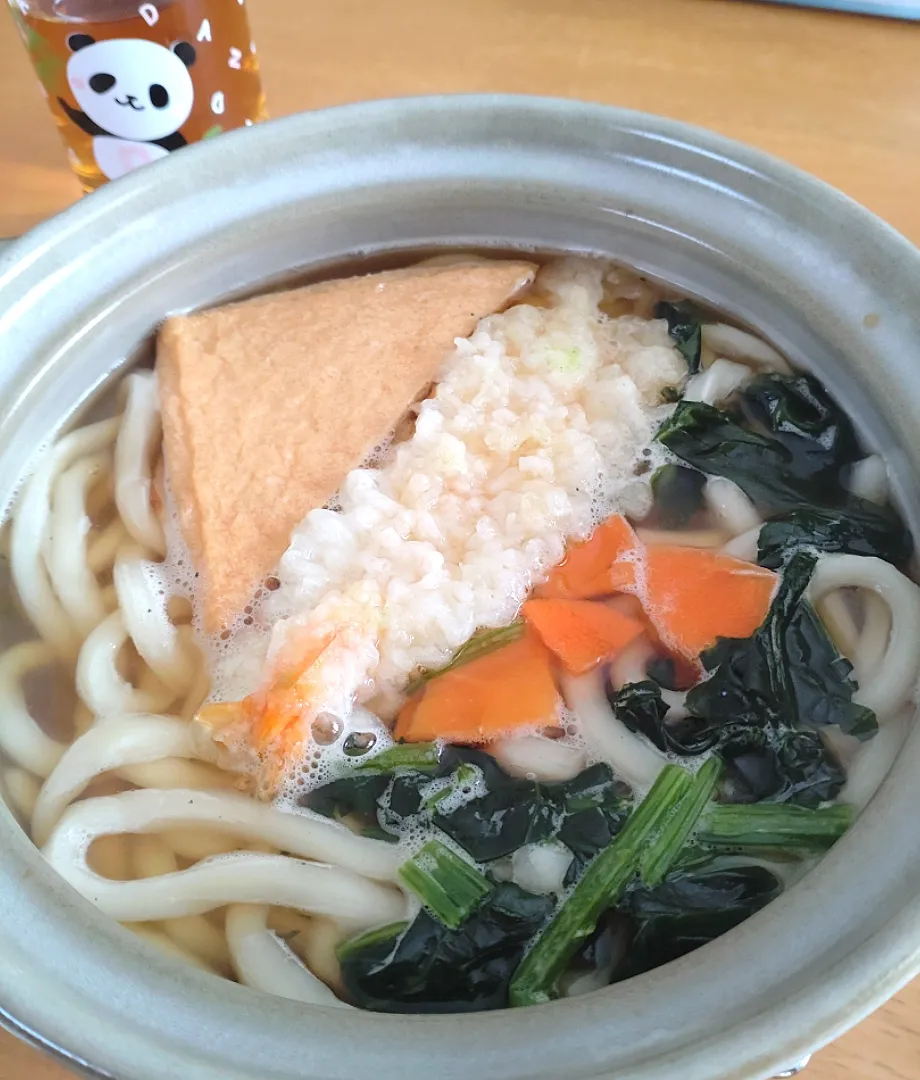 お昼は鍋焼きうどん|しまだ ちえこさん