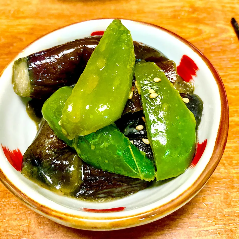 茄子とピーマンの炒め煮🍆🍀甘辛味噌味でご飯進みます🍚|まいりさん