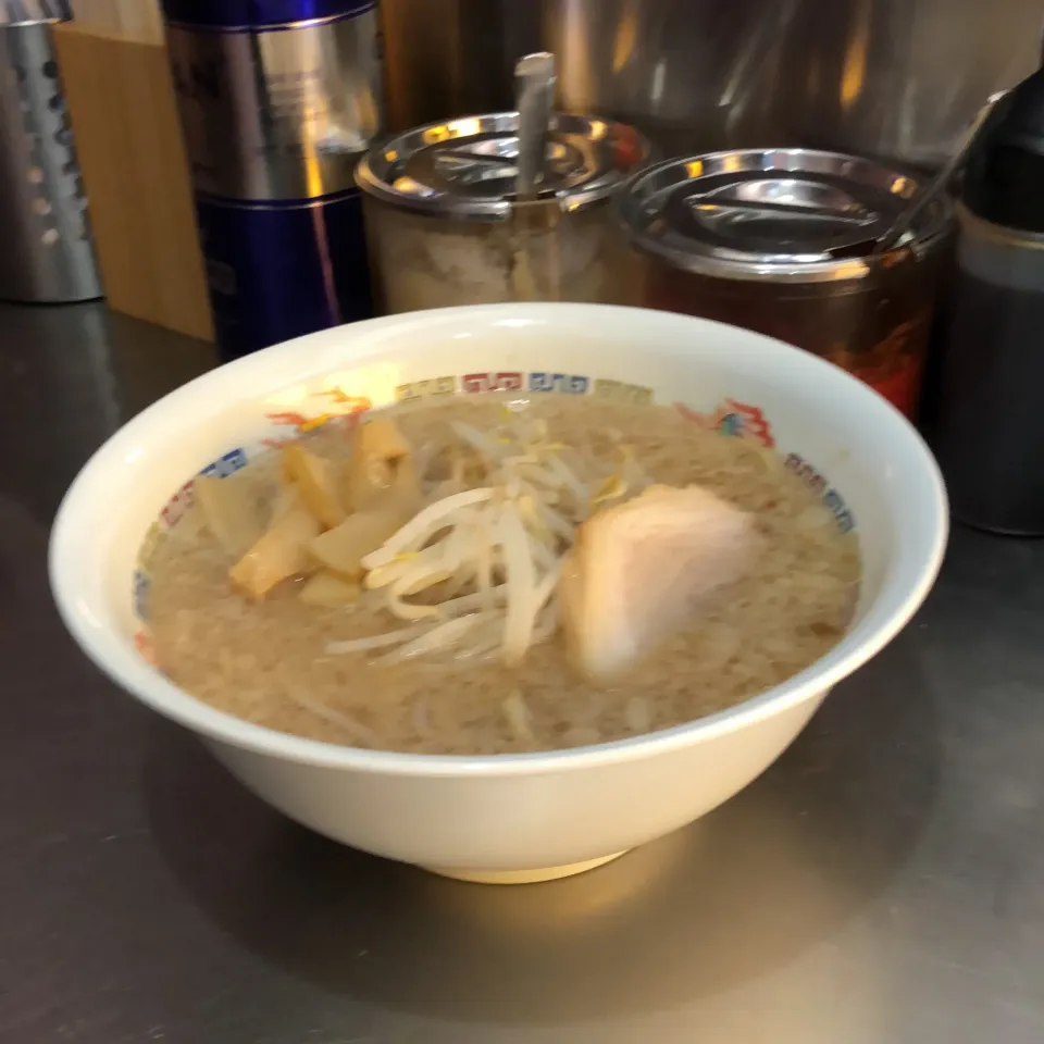 Snapdishの料理写真:今日も　＃夜勤明け　で　＃朝ラー　タイム　＃ラーメン　＃ホープ軒|Hajime Sakaiさん