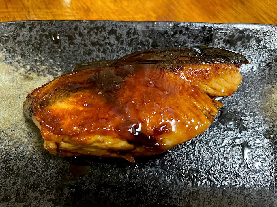 Snapdishの料理写真:鰤の照り焼き|さんだーさん