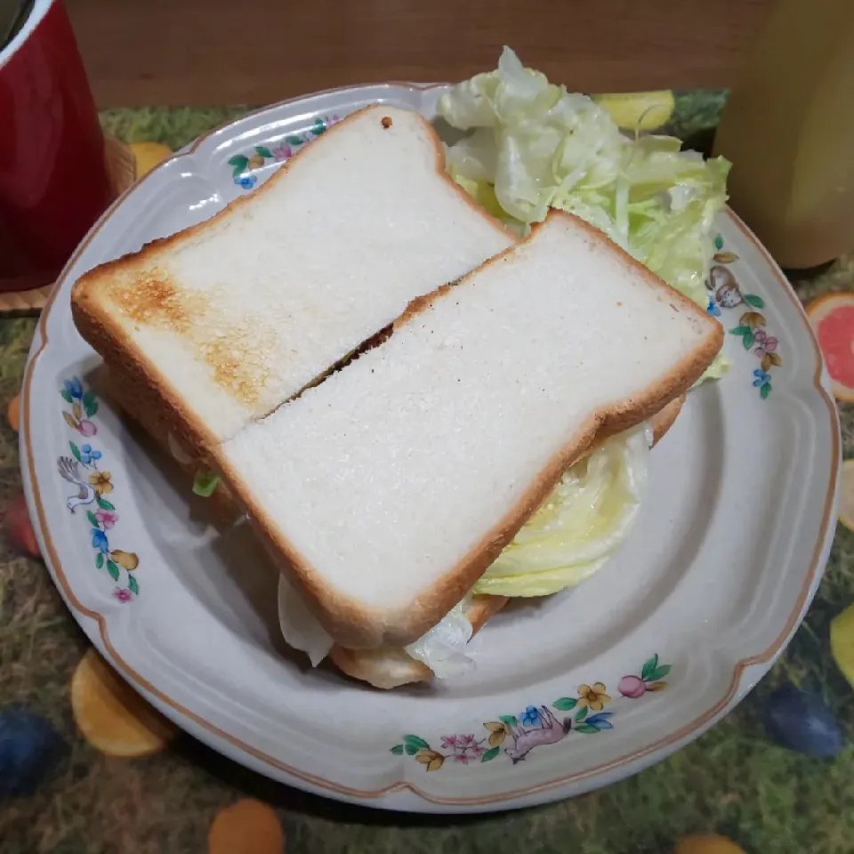 カツサンドとハムチーズサンドイッチ|enarinさん