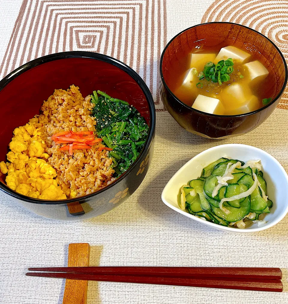 鶏そぼろ三食丼|Norikoさん