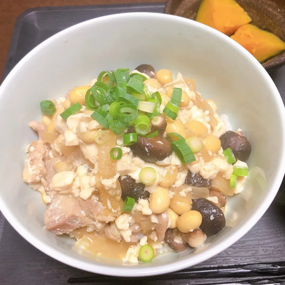 Snapdishの料理写真:鶏大豆丼|まちゃさん