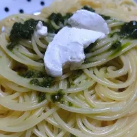 Snapdishの料理写真:はじめての投稿（バジルソースパスタ ケスクレームオリーブ添え）|くまさんさん