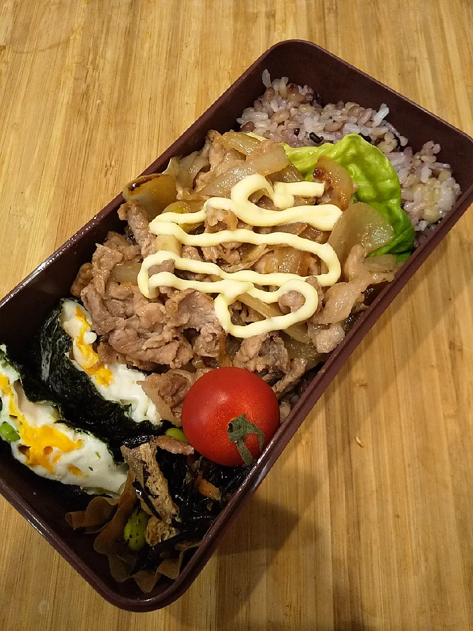 Snapdishの料理写真:しょうが焼き弁当🌸|うさぎさん