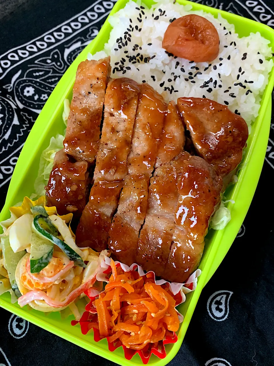 Snapdishの料理写真:トンテキ弁当|ちょんさん