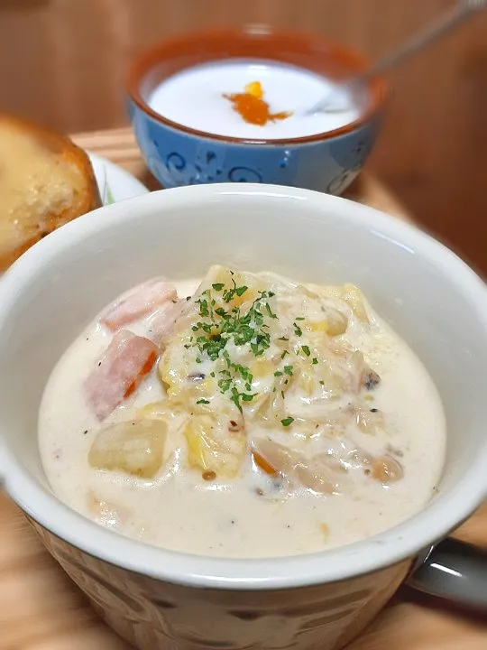 クラムチャウダーの朝食☀️🍴|びせんさん