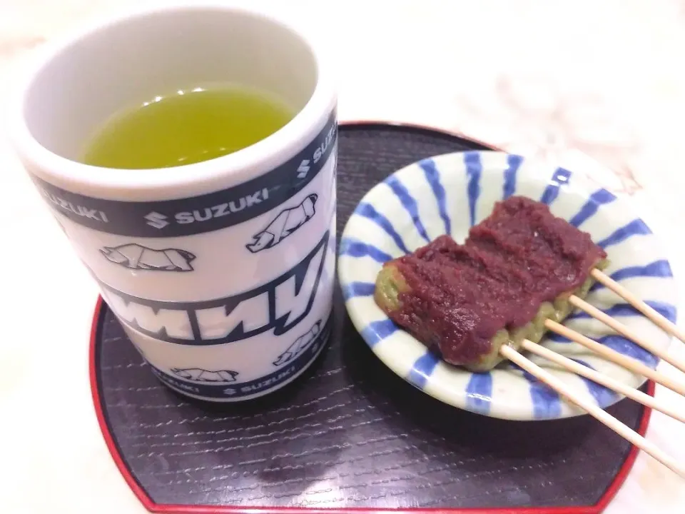 Snapdishの料理写真:法多山 厄除けだんご😊
月一回限定販売の茶だんごです😊|Mitsuhiro.Sさん