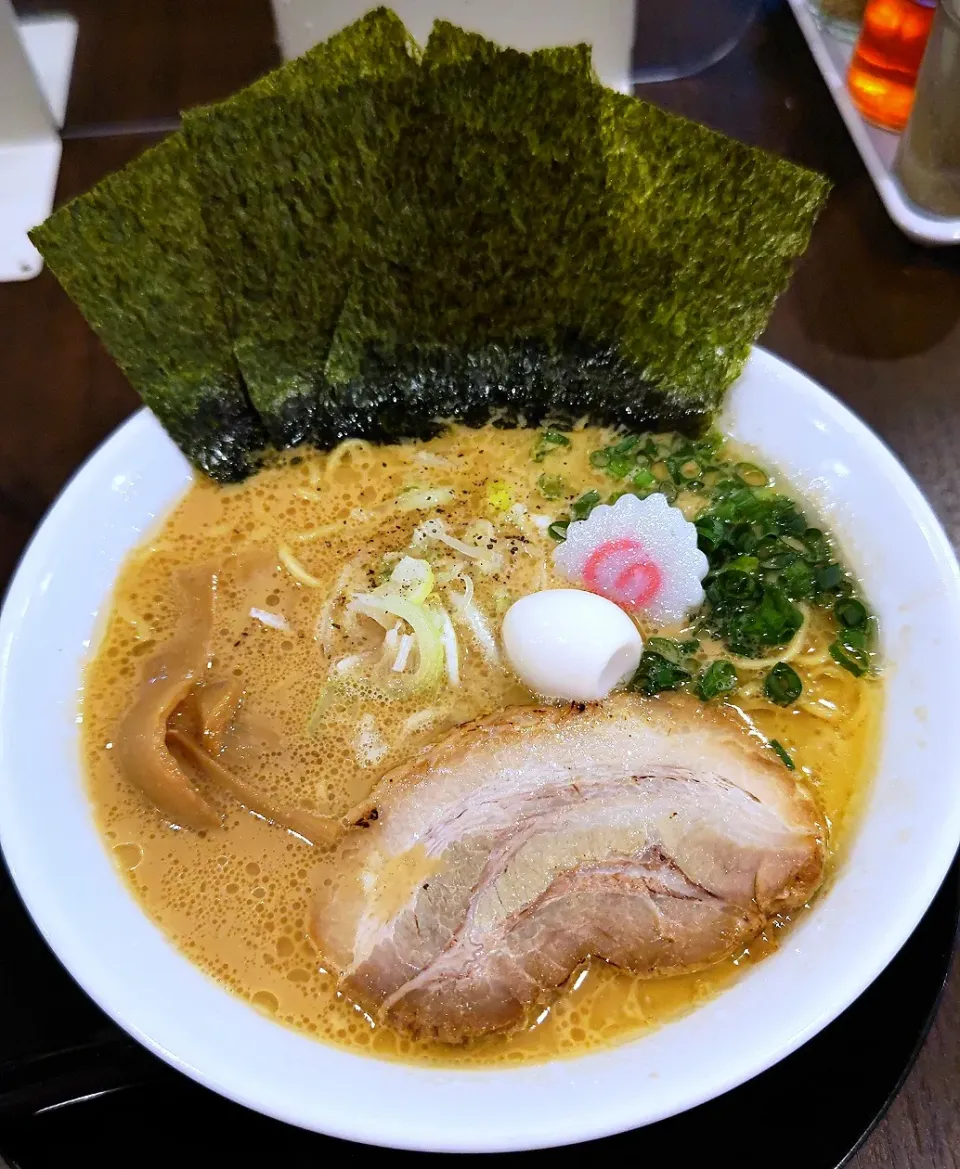 鶏白湯醤油ラーメン|哲さん