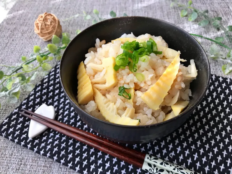 Snapdishの料理写真:たけのこご飯🍚|まなまな♡さん