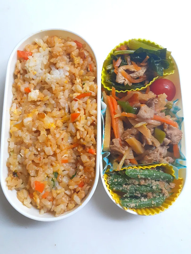 ☆中学生弁当☆炒飯、小松菜お浸し、ミニトマト、青椒肉絲、いんげんゴマ和え|ｼｮｺﾗさん