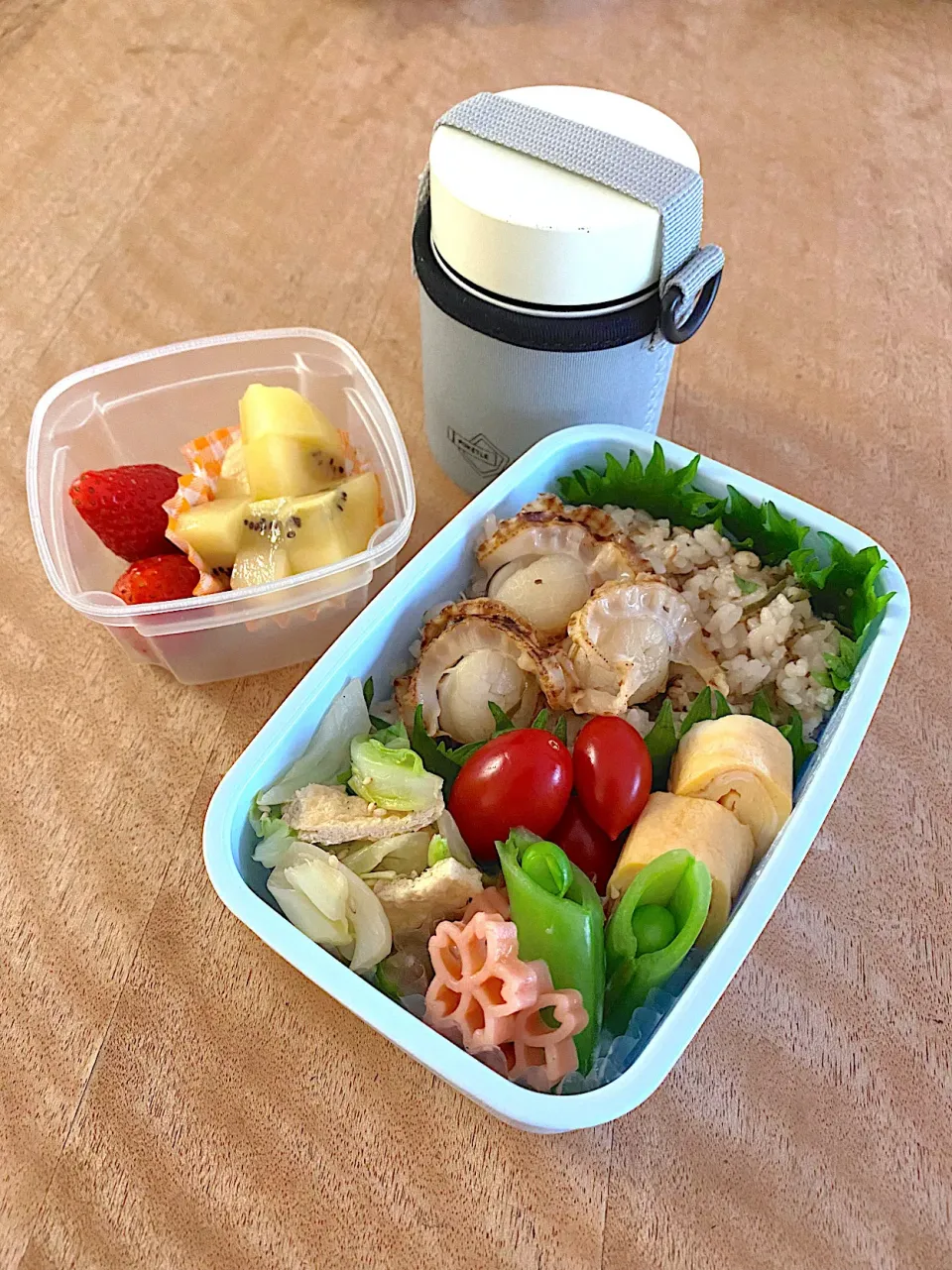 Snapdishの料理写真:帆立と昆布ごはんのお弁当|Sakikoさん