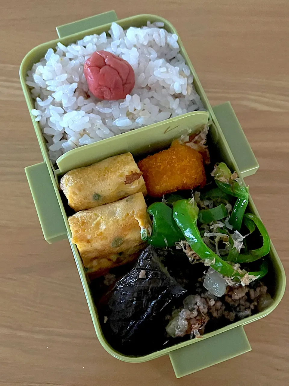 ナスとひき肉の甘辛煮弁当🍱|ちっくんさん