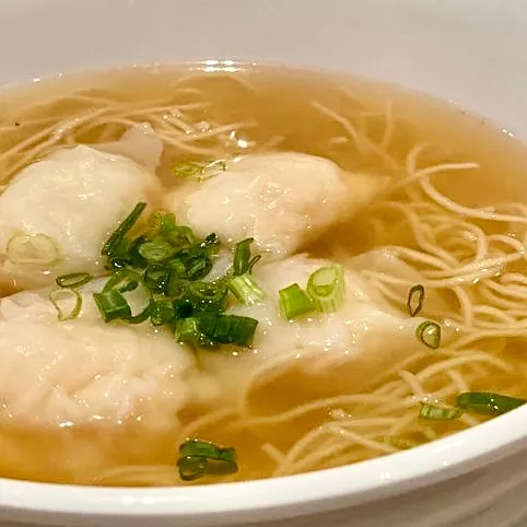 棒ラーメンと海老ワンタンde昼ごはん・・|ばくあんしゃさん