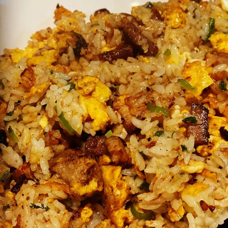 Dinner ! Dinner ! 
Reuse ♻️ 
Chinese Cuisine
Sweet & Sour Crispy Fried Pork Balls 
With Special Fried  Rice with Pork & Eggs , Miso Soup with Chives 
#chineseco|Emanuel Hayashiさん