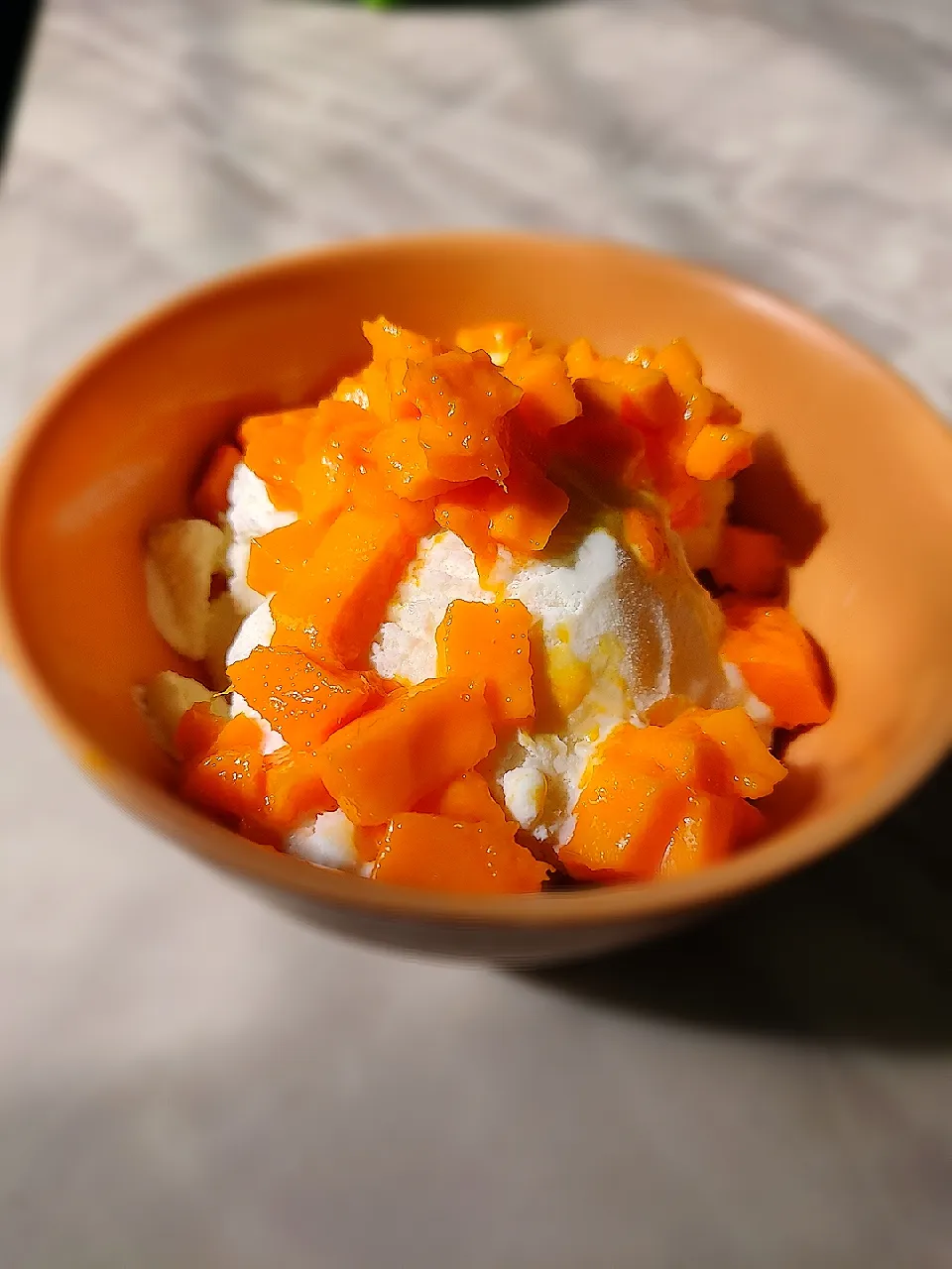 ice cream and mangos|Rucha Pujariさん