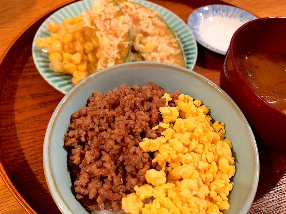 二色丼と南瓜とコーンの天ぷら|いちごさん