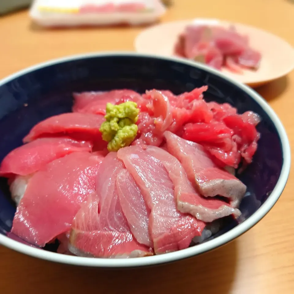 【夜ごはん】マグロとブリの海鮮丼|Rie*さん