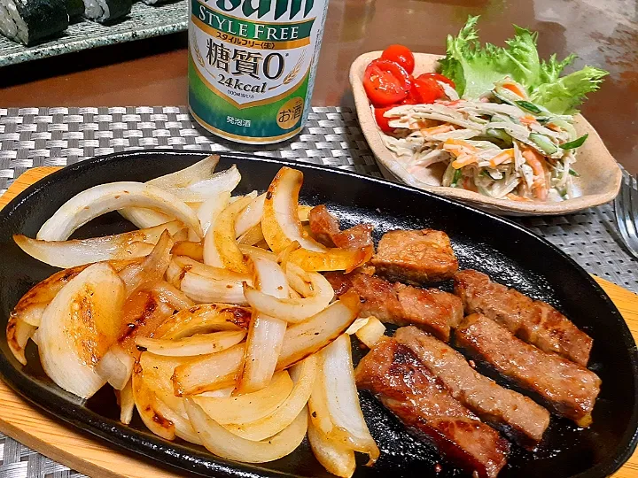 カルビ肉と新玉ねぎ🥩

ごぼうサラダ🥗|びせんさん