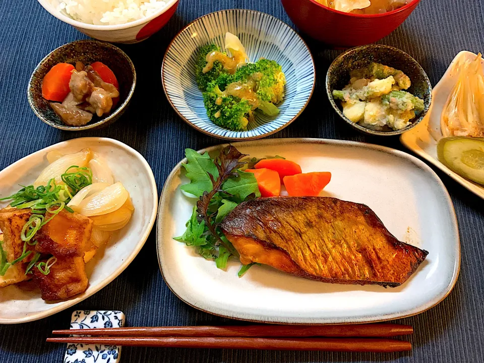 Snapdishの料理写真:🌸春キャベツ新じゃが新玉葱を使った🌸魚膳|のらねこままさん