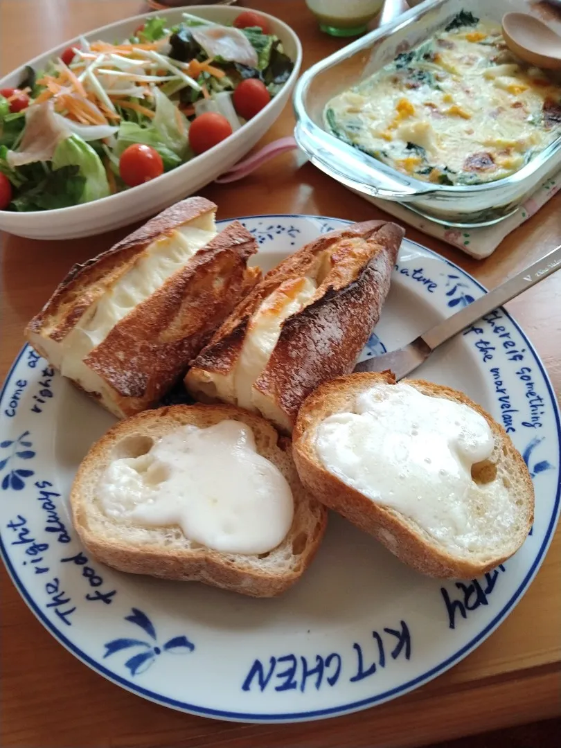 Snapdishの料理写真:幸せなバゲット朝食♥|ぷるるんっぱさん