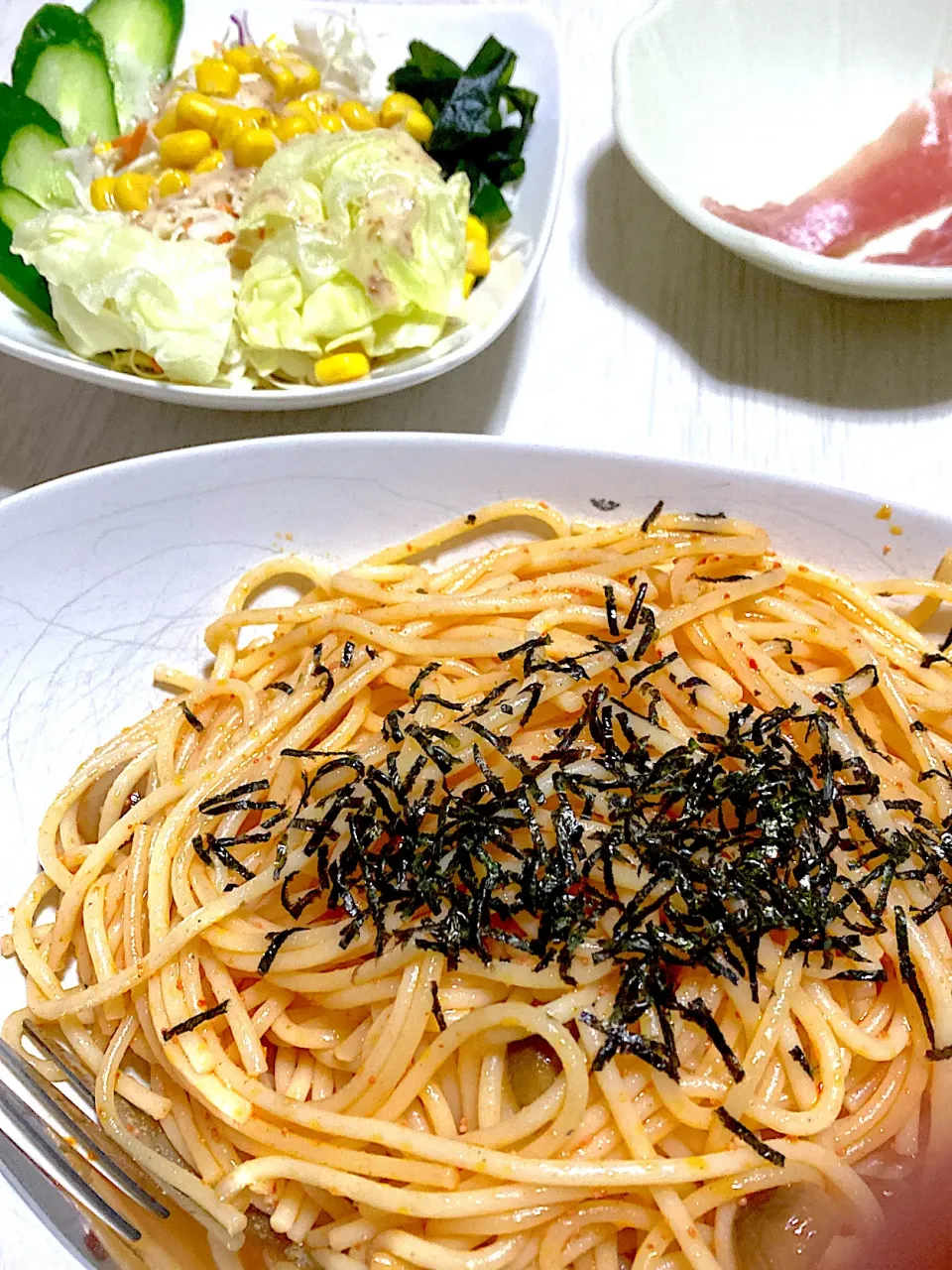 Snapdishの料理写真:和風明太子クリームパスタ、サラダ、生ハム|Ayaさん