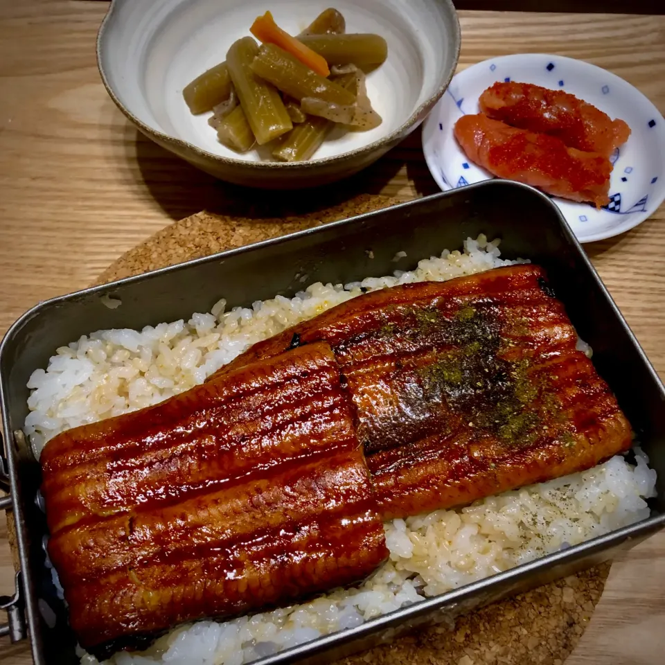 Snapdishの料理写真:メスティンで鰻重😋|Jean Nobyさん