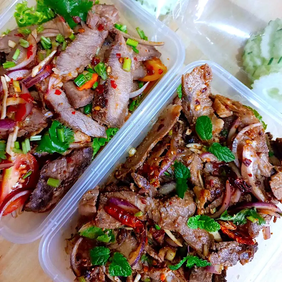 Thai grilled pork neck. Central & northeastern style.|Popさん