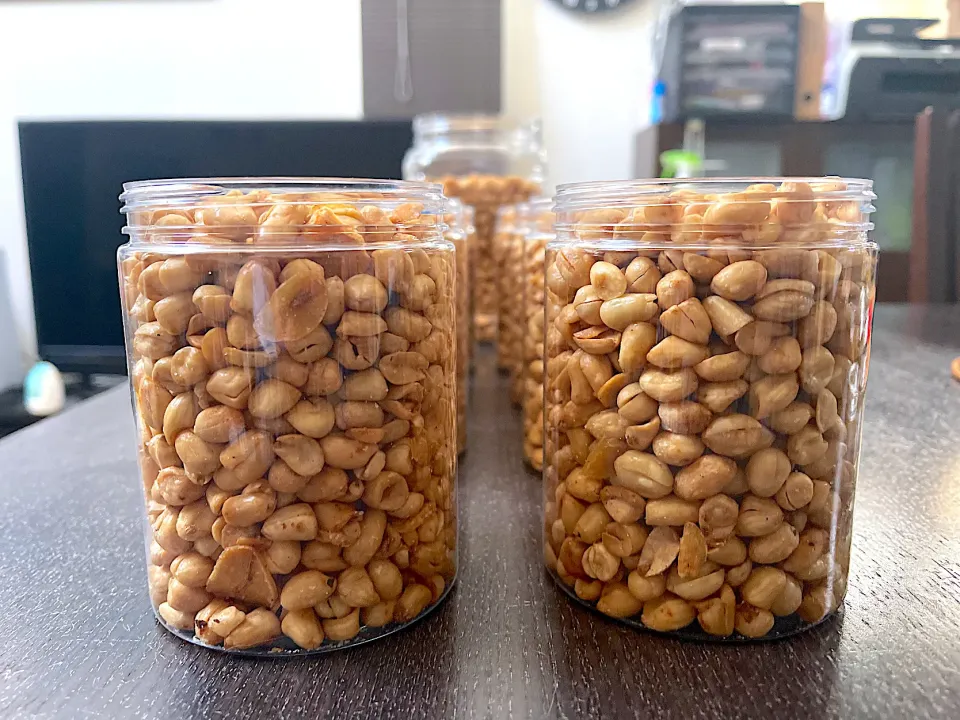 Snapdishの料理写真:Garlic peanuts|yeni kartikasariさん