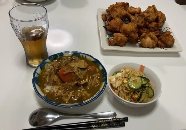 晩御飯ー_:(´ཀ`」 ∠):☆ポークカレー☆鶏の唐揚げ☆中華風春雨サラダ|Saharaさん