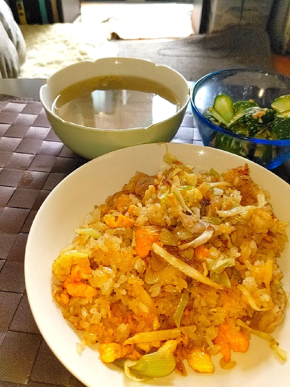 夜勤明け昨日残りの筍ご飯で、筍炒飯ときゅうり糠漬と卵スープ|Tarou  Masayukiさん