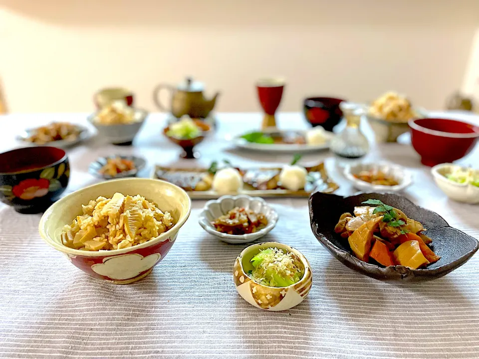 筍ご飯と焼魚と筑前煮の晩ごはん🍚|ゆかりさん