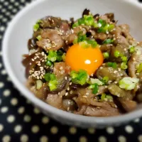 ペンギンさんの料理🍆茄子トロ豚丼🐷