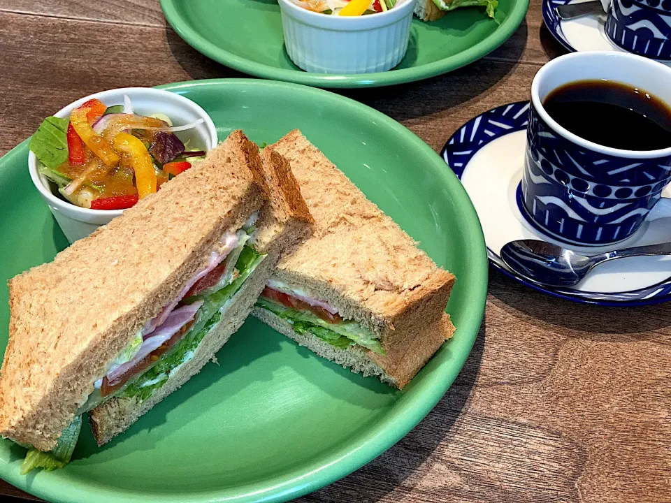 銀座ルノア珈琲店でモーニング😋|ジュンコ バイヤーさん