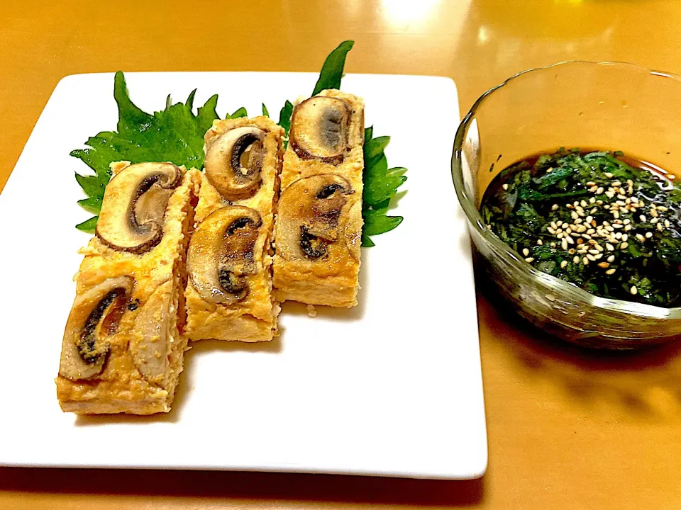 鶏の豆腐バーグカットして‼️                                    ニンニク🧄ポン酢に紫蘇の千切りを混ぜて😊|サチ😊さん